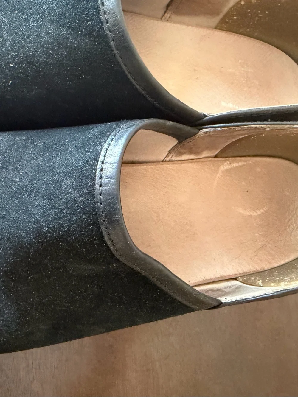 Women’s Suede Slip-On Clogs in Brown